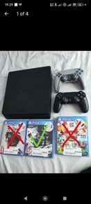 ps4 console with 2 pads