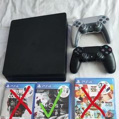 ps4 console with 2 pads