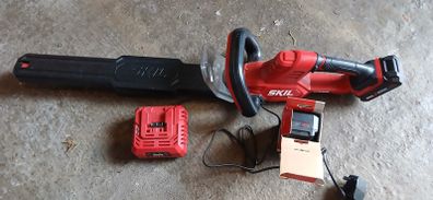 SKIL Hedge trimmer and spare battery