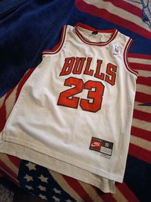 Chicago bulls Jordan jersey