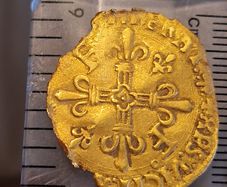 1519 Hammered Gold Ecu, Francis 1st of France. 'Gold Ecu with sun'. 3 grams of medieval gold!