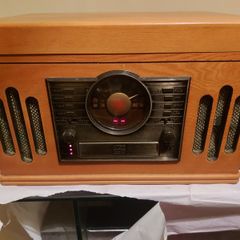 Replica vintage music system, 3 CD changer, Radio, Tape and Phono (Record Player) in lovely wooden Box Model Cl-1018, in very good condition