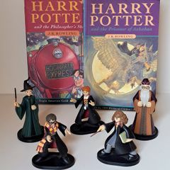 Harry Potter Playset of 5 Figures + 2 Books
