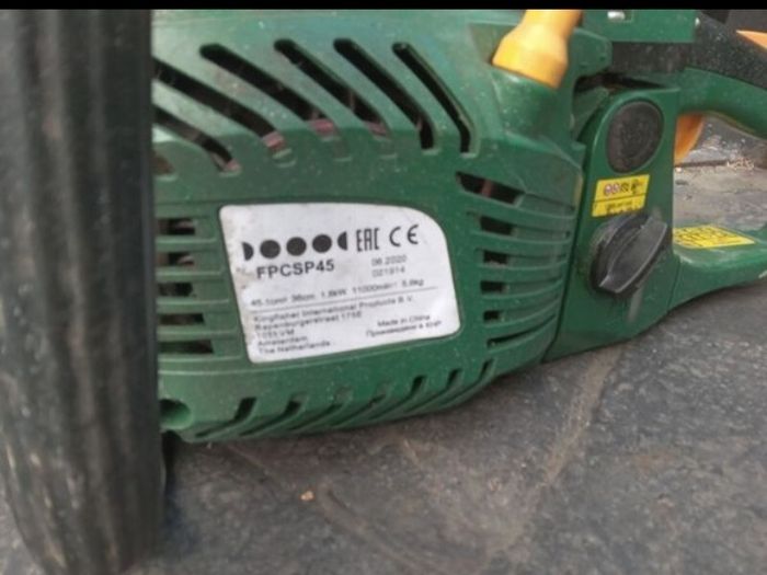 chainsaw