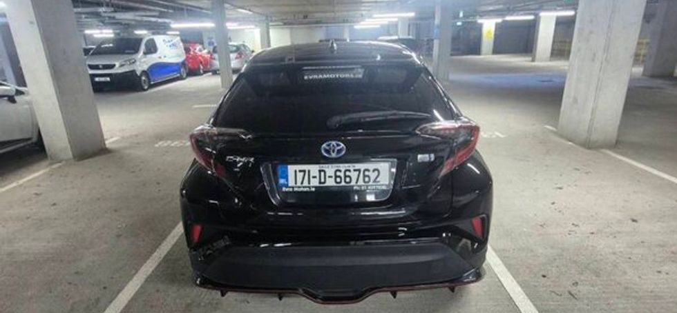 2017 Toyota C-HR 1.8 Hybrid  High Spec, JAP Impor