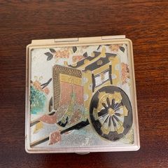 Compact Mirror