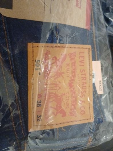 levis