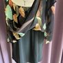 Gorgeous new top, size 20 Image 3