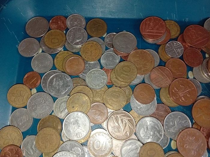 Large collection of overseas coins usa belgium germany canada uk etc good used order over 1.5kg