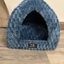 small cat/ dog bed Image 2