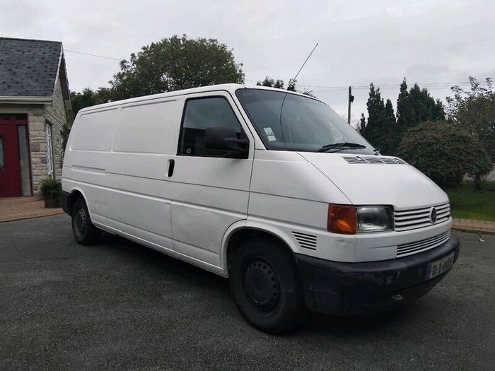 VolkswagenTransporterLWB 2.5 TDI 6mounts tax 6cvrt