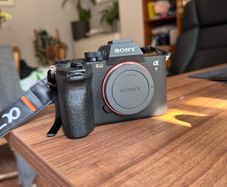 Sony A7iv - Excellent Condition (Low Shutter Count)