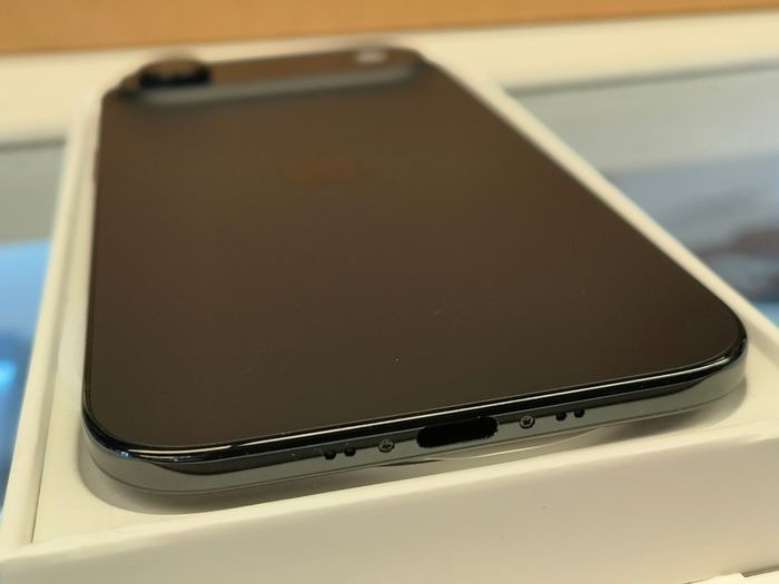 iPhone Air 512GB iPhone 17 Air iPhone Air - EU Irish Model Unlocked Black NEW (Battery is 100% = Zero Cycle)