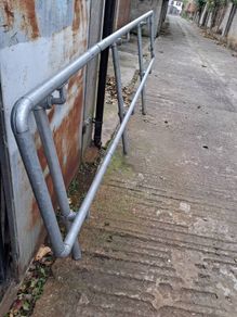 Ramp handrail