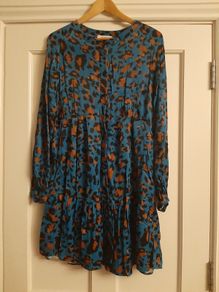 Gallery Blue pattern dress - Medium