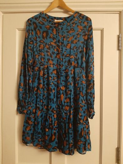 Gallery Blue pattern dress - Medium