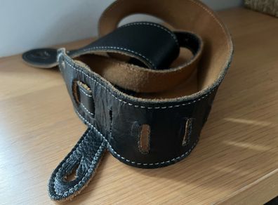 Leather guitar strap