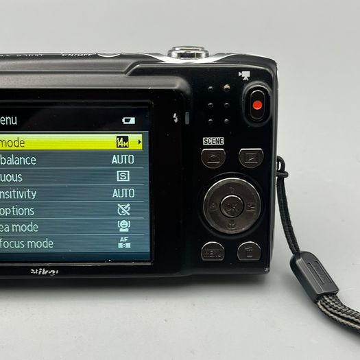 Nikon Coolpix S3100 14MP Digital Camera Silver - Full Kit