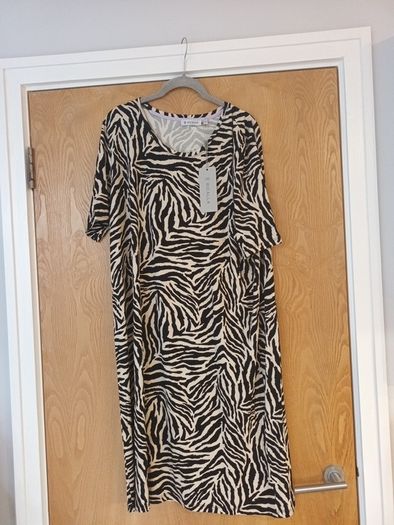 Bicalla Animal - Black-Beige  Dress.  S.XL.  B.N.W.T