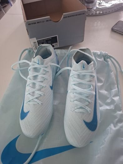 New Zoom Air football boots uk5