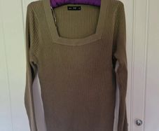 Square neck ribbed jumper