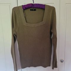 Square neck ribbed jumper