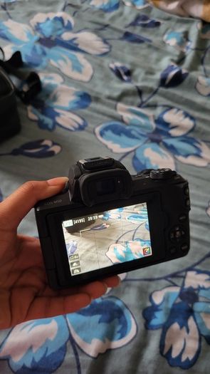 Canon EOS M50 // with 15-45mm kit lens