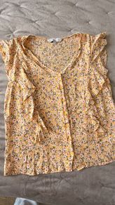 Sleeveless blouse