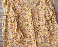Sleeveless blouse