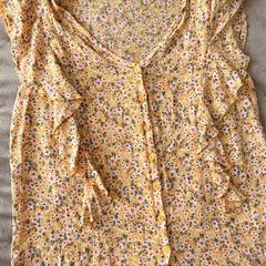 Sleeveless blouse