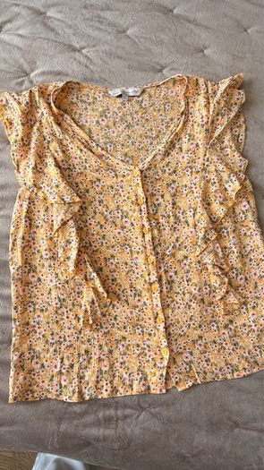 Sleeveless blouse