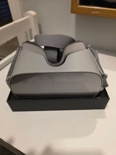 Oculus Go 32gb Standalone Virtual Reality Headset In Excellent Like New ...
