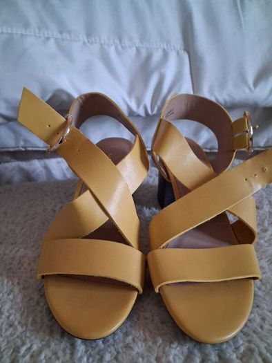 Ladies sandles