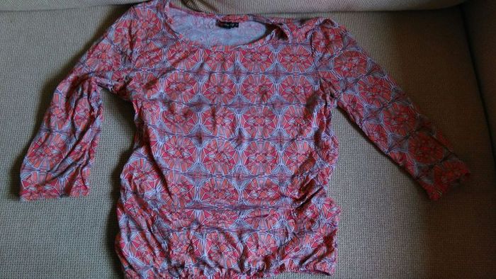 3 quarter length sleeves top from ONLY