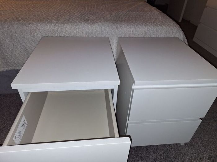 bed side drawers