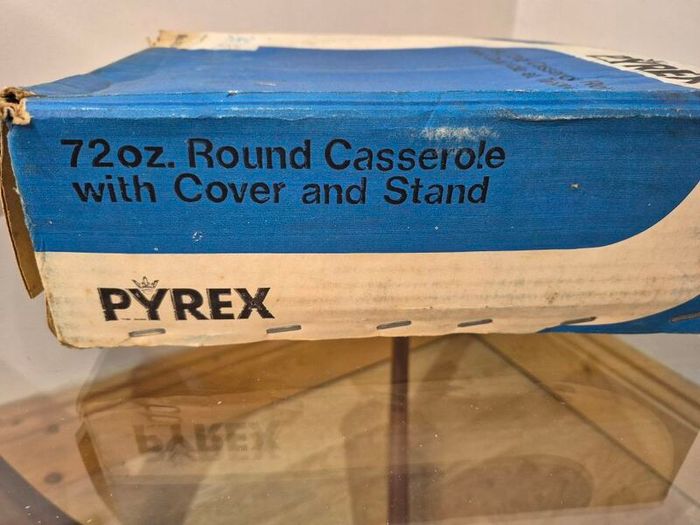 VINTAGE NEW OLD STOCK: JAJ Pyrex "Chelsea" 3-Pint Casserole Set with Original Box & Stand