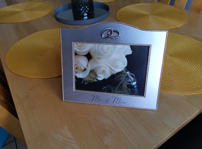 Picture Frame Mr & Mrs -