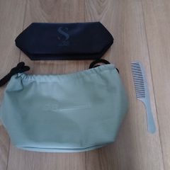 Metal comb and 2 x cosmetic bags, new