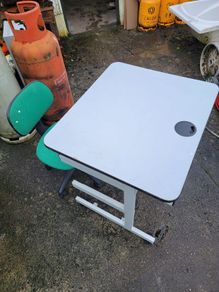 childs homework desk and chair