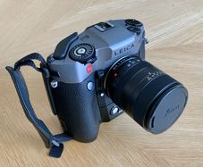 Leica R9 (anthracite finish) with Digital-Modul-R digital back