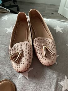 Pink pumps