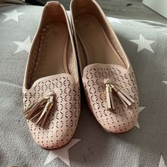 Pink pumps