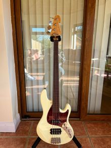 Sandberg California II TM4 Lined Fretless