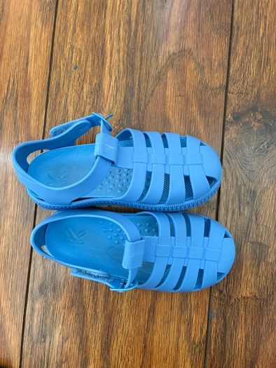UK 11 Kidly jelly sandals