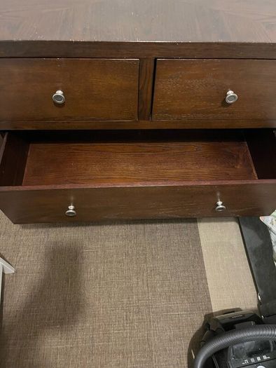 Chest of drawers