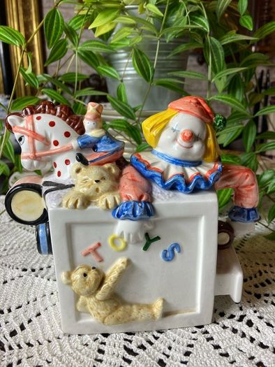 Vintage Leonardo collectable tea pot