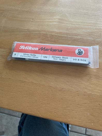 Vintage pelican mines 134 black markana refills