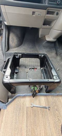 Volkswagen Transporter Kombi, T5, T5.1, T6 , T 6.1 Passenger Seat Base