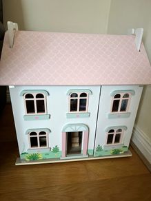 doll house