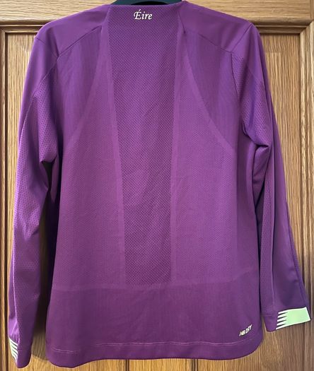 Ireland goalkeeper jersey medium boys size